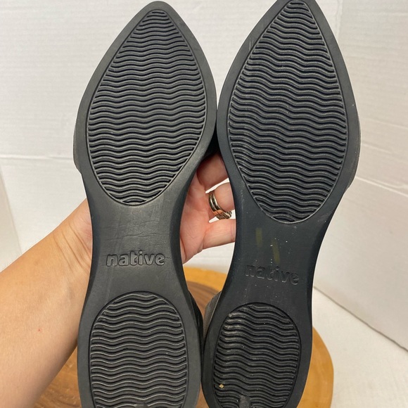 Native Pointed Toe Light Weight Flats - Picture 6 of 7